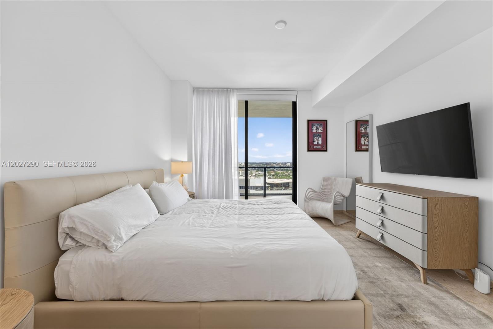 88 SW 7th St #2408, Miami FL 33130