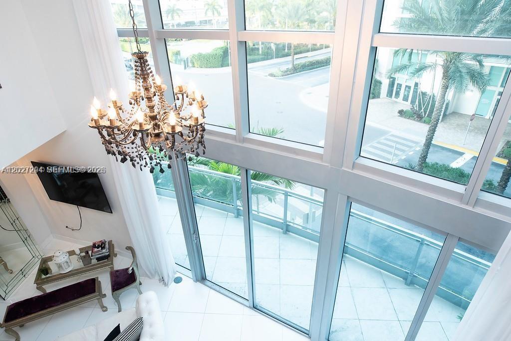 90 SW 3rd St #TH301, Miami FL 33130