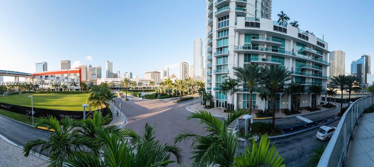 90 SW 3rd St #TH301, Miami FL 33130