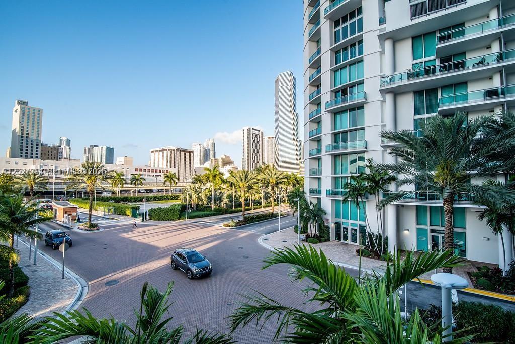 90 SW 3rd St #TH301, Miami FL 33130