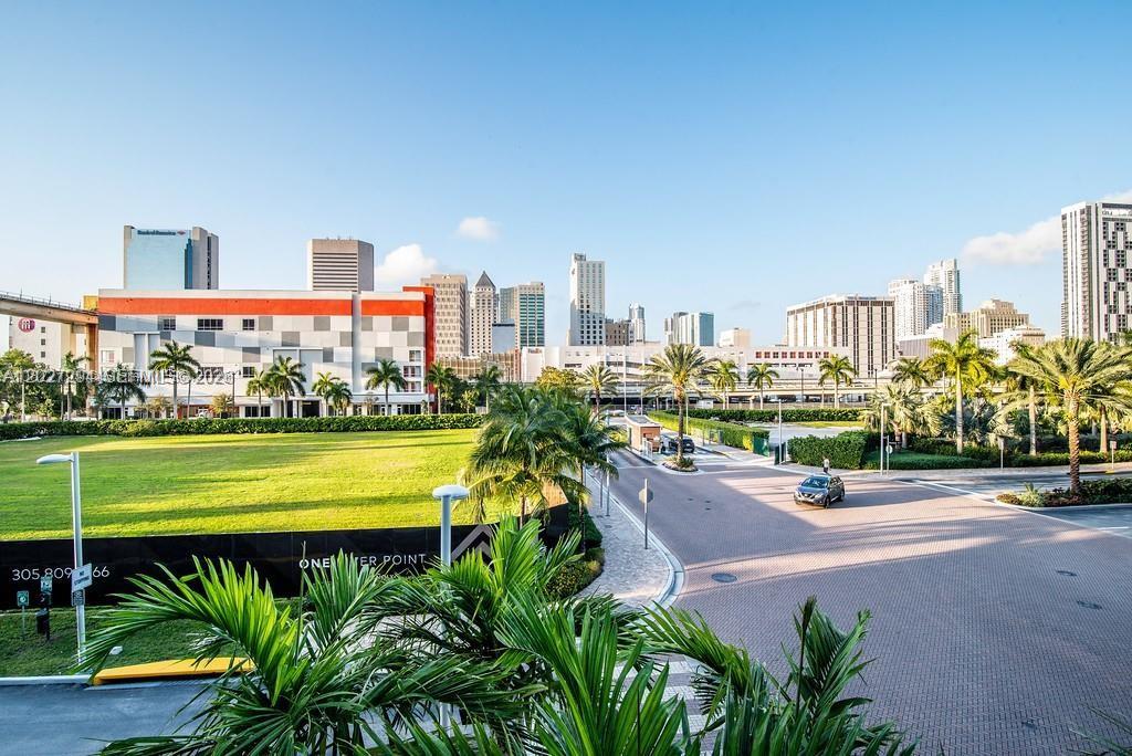 90 SW 3rd St #TH301, Miami FL 33130