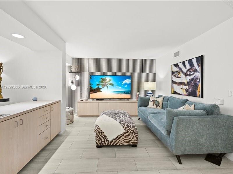 7362 Woodmont Ct, Boca Raton FL 33434