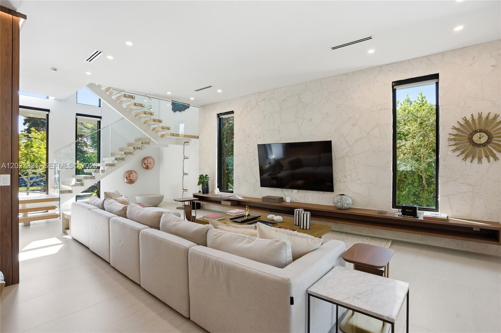 4354 Alton Rd, Miami Beach FL 33140