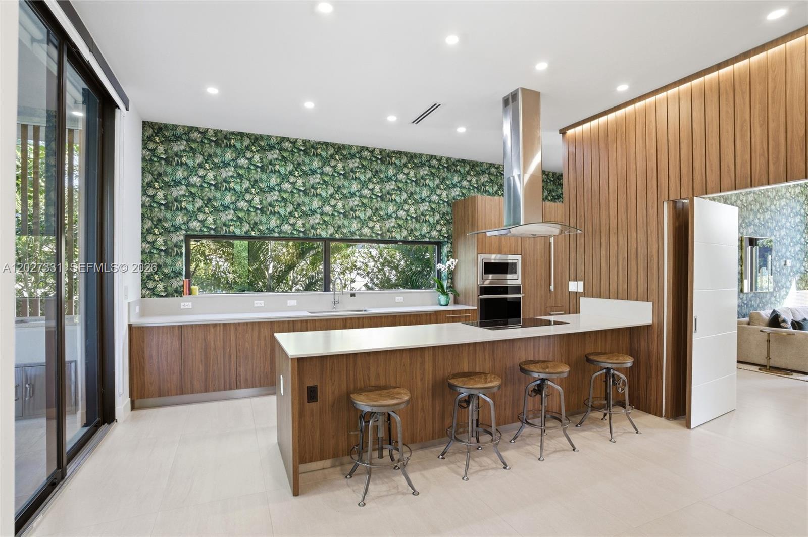 4354 Alton Rd, Miami Beach FL 33140
