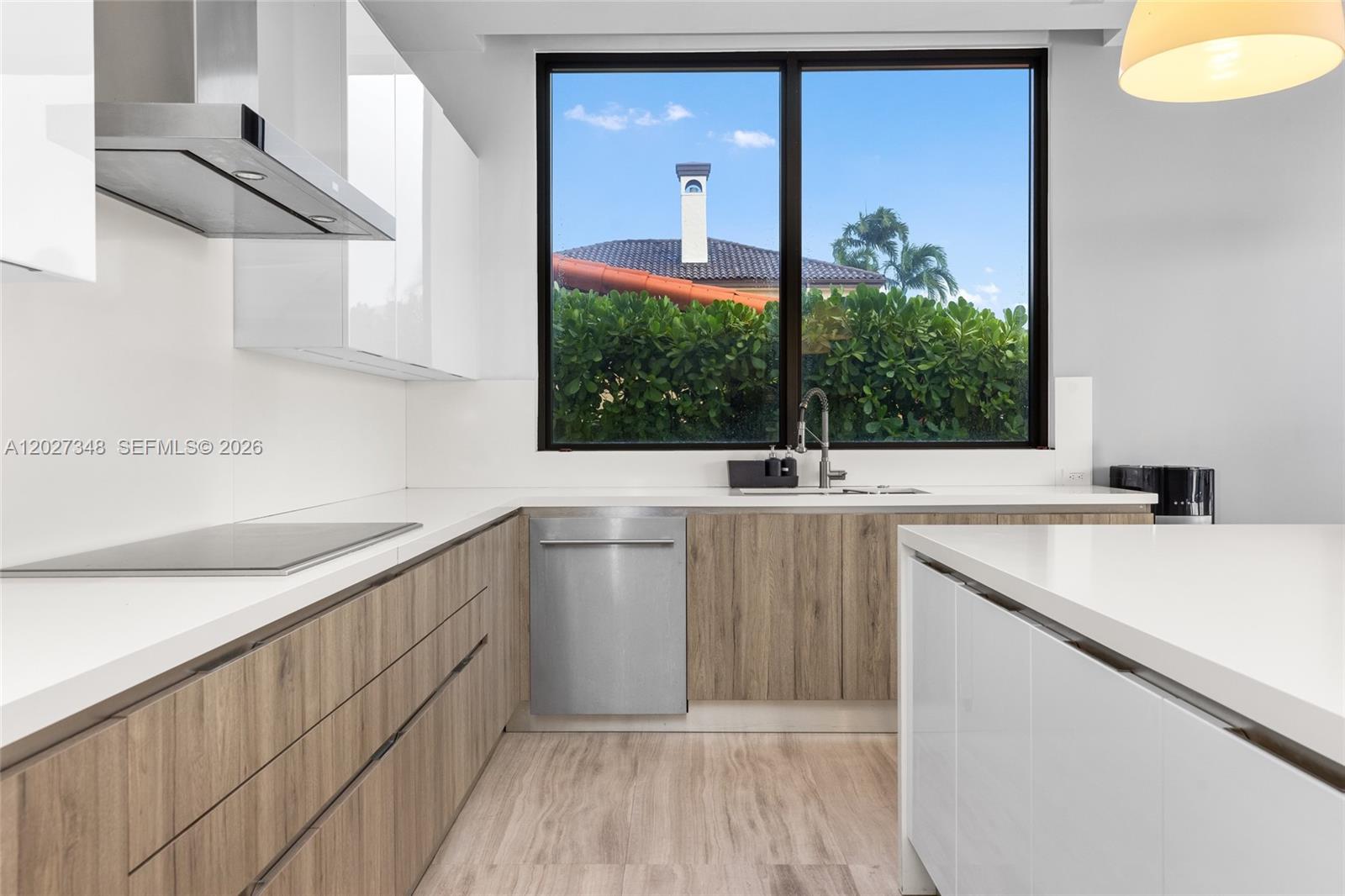 16470 NE 30th Ave, North Miami Beach FL 33160