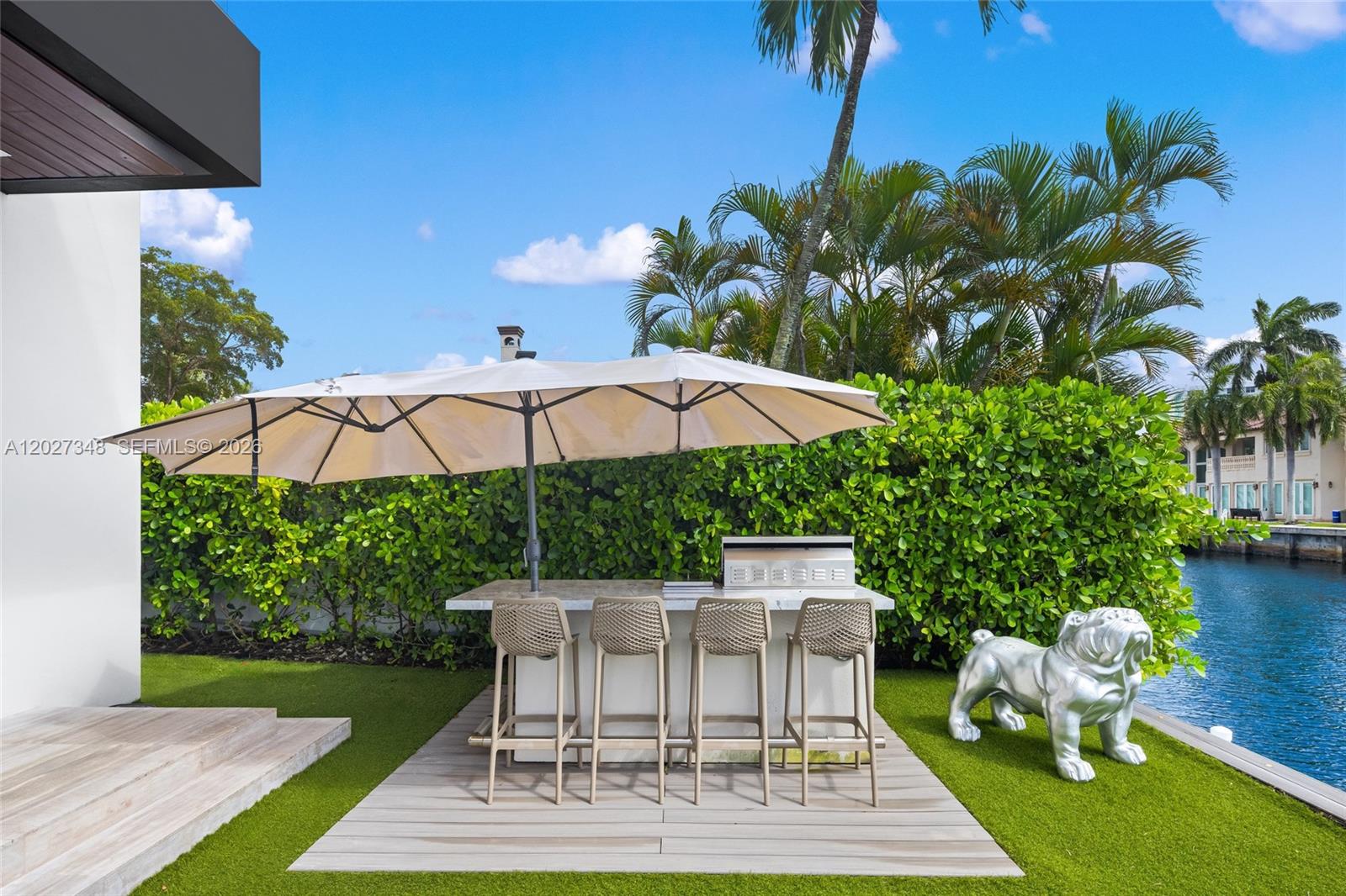 16470 NE 30th Ave, North Miami Beach FL 33160