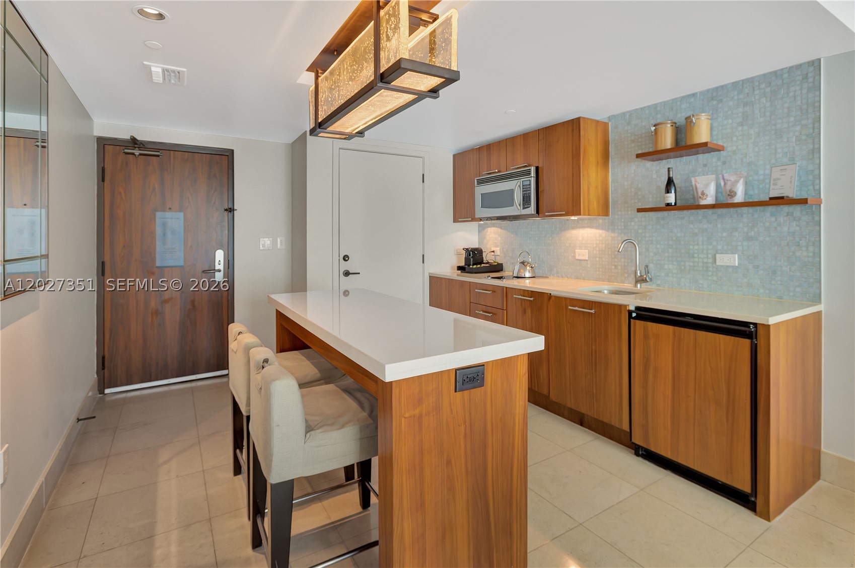 6801 Collins Ave #806, Miami Beach FL 33141