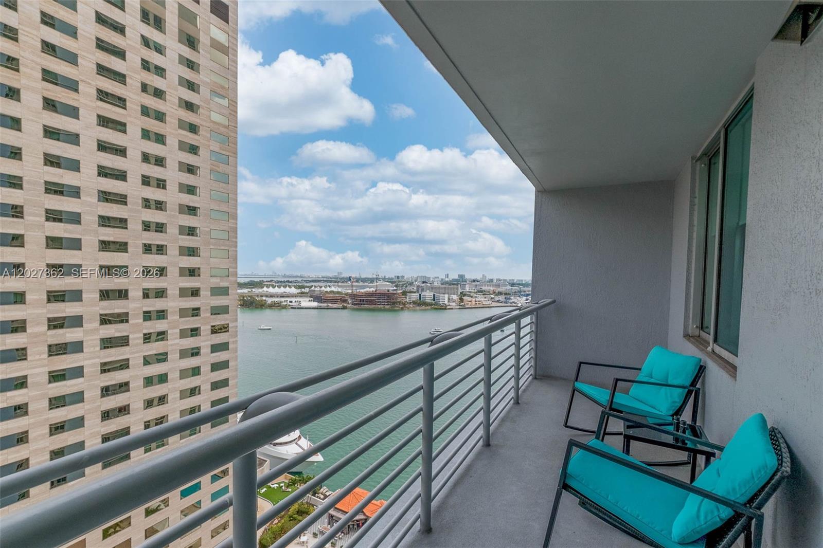 335 S Biscayne Blvd #2402, Miami FL 33131