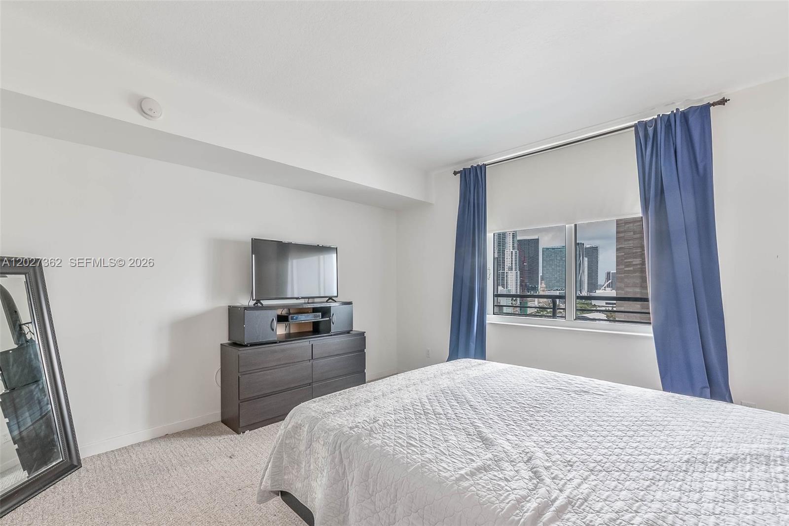335 S Biscayne Blvd #2402, Miami FL 33131