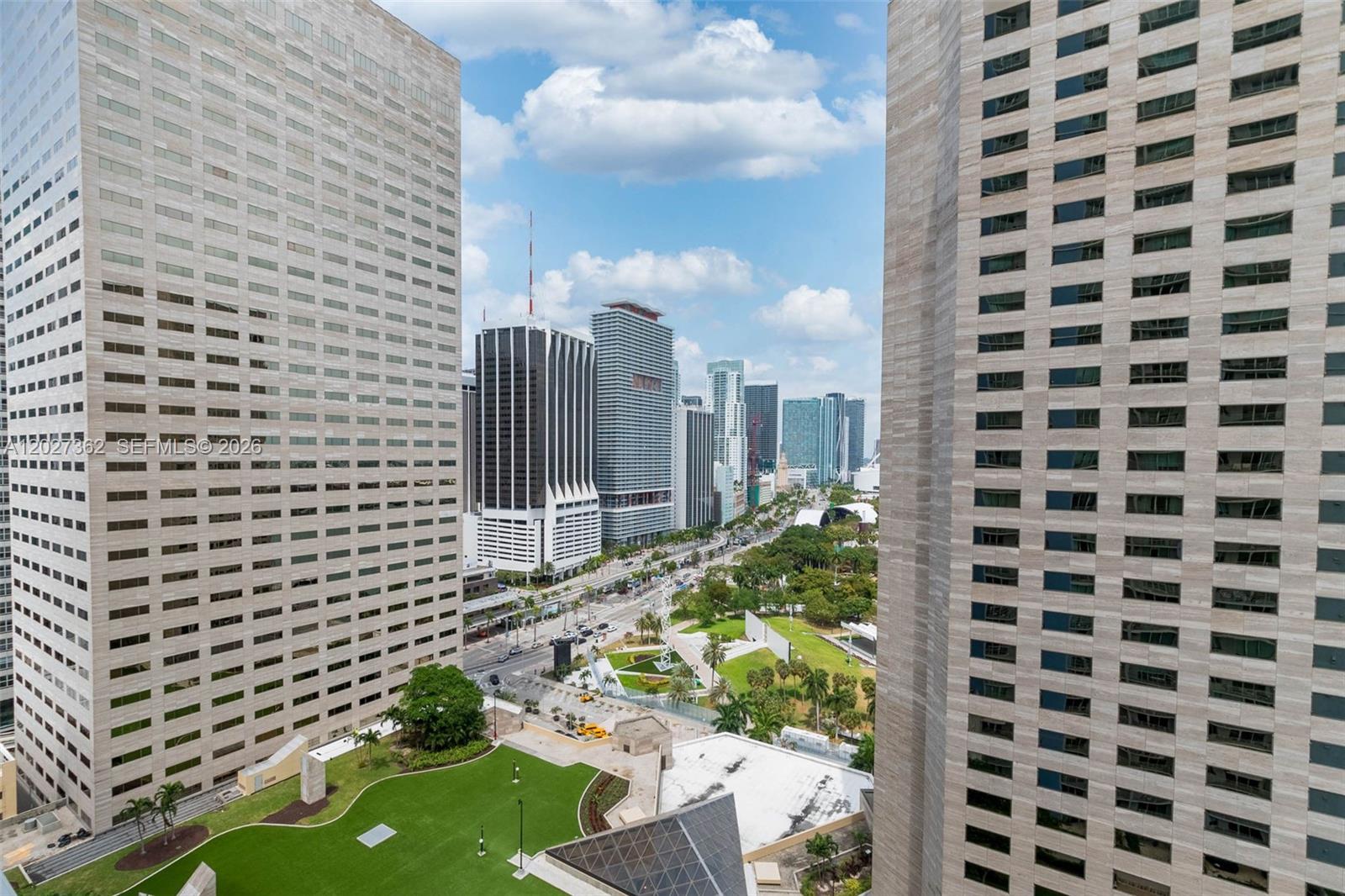 335 S Biscayne Blvd #2402, Miami FL 33131