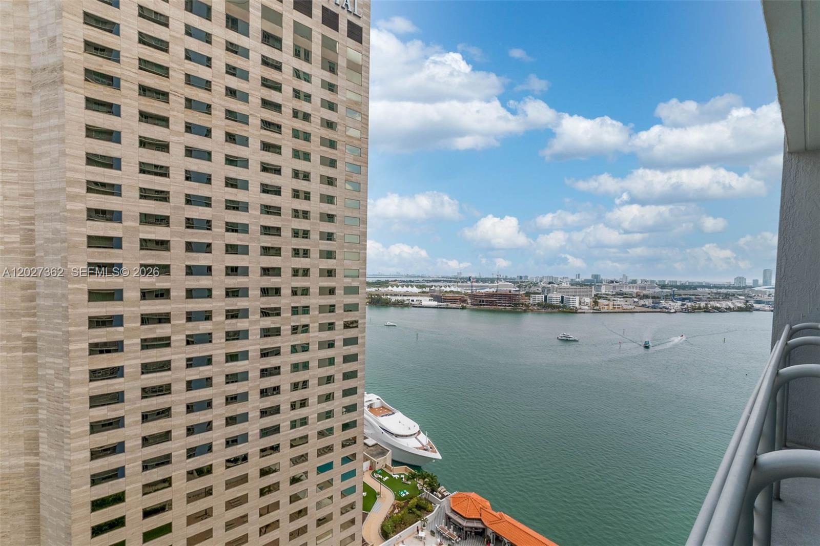 335 S Biscayne Blvd #2402, Miami FL 33131