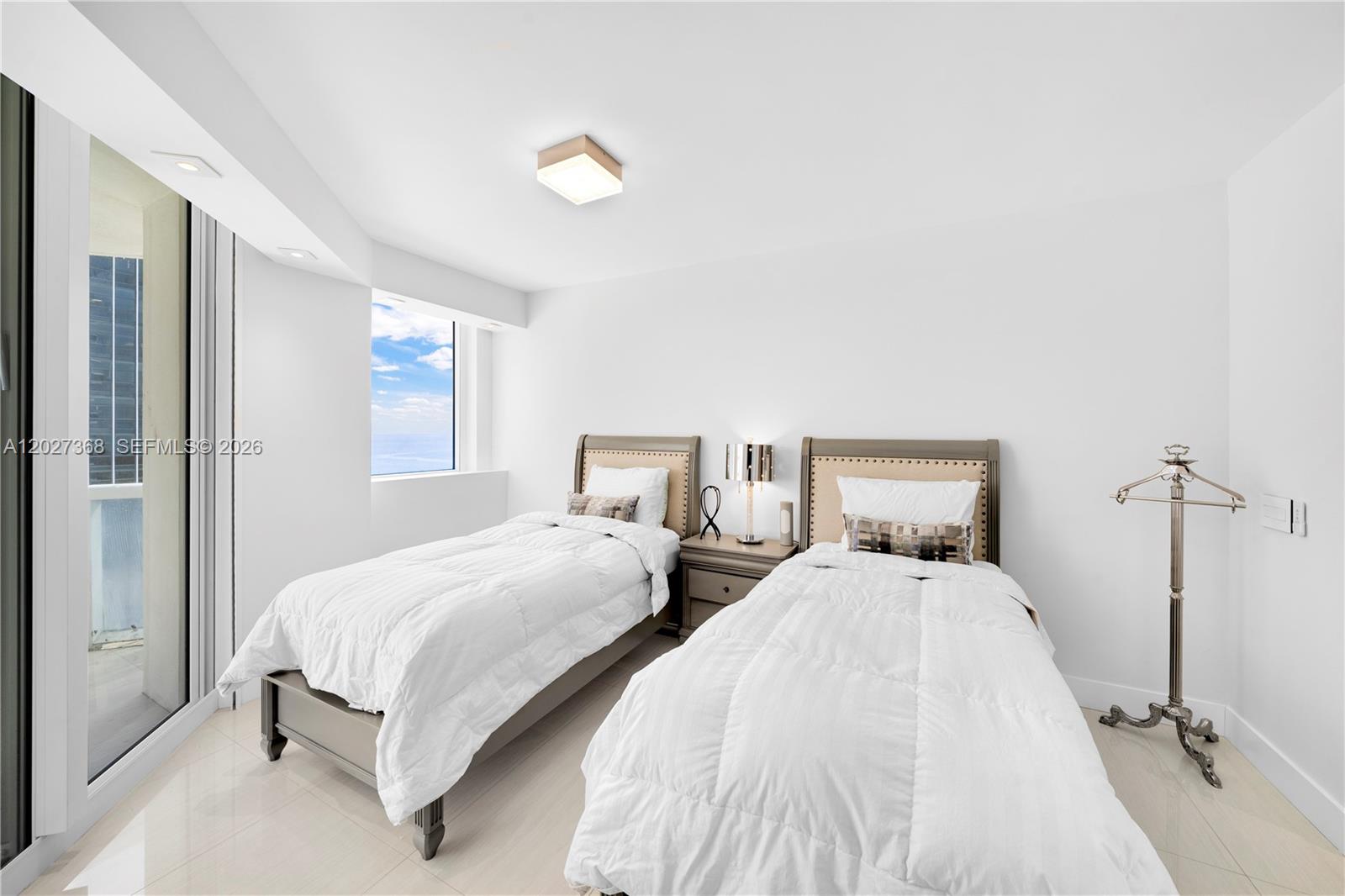 4779 Collins Ave #908, Miami Beach FL 33140