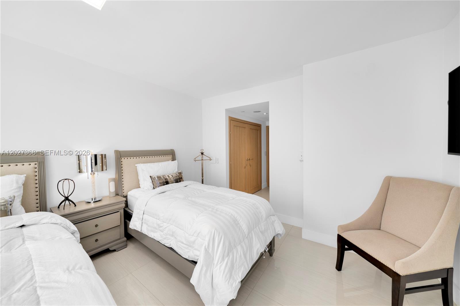 4779 Collins Ave #908, Miami Beach FL 33140