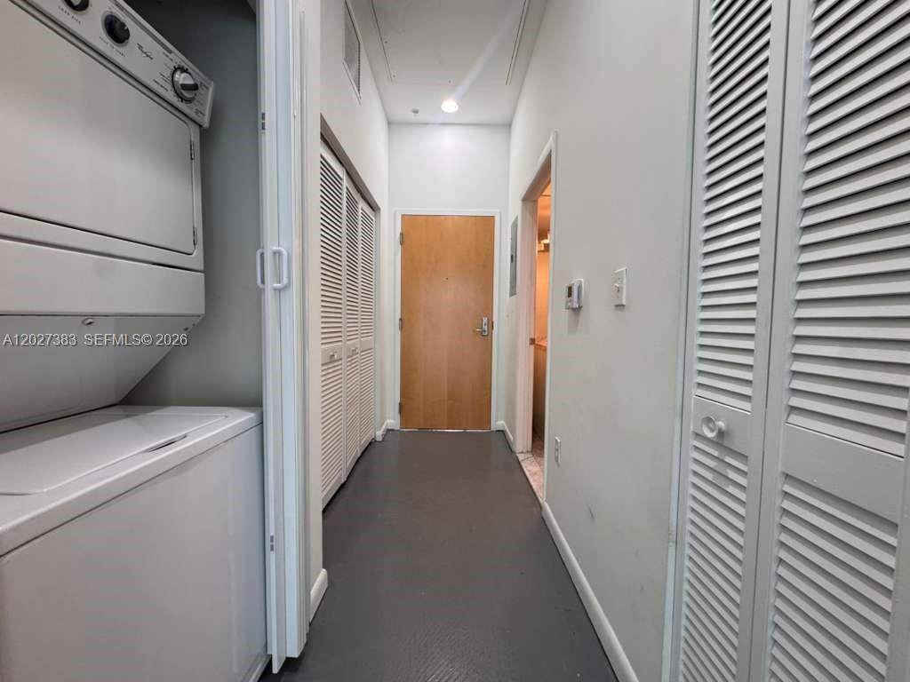 253 NE 2nd St #324, Miami FL 33132