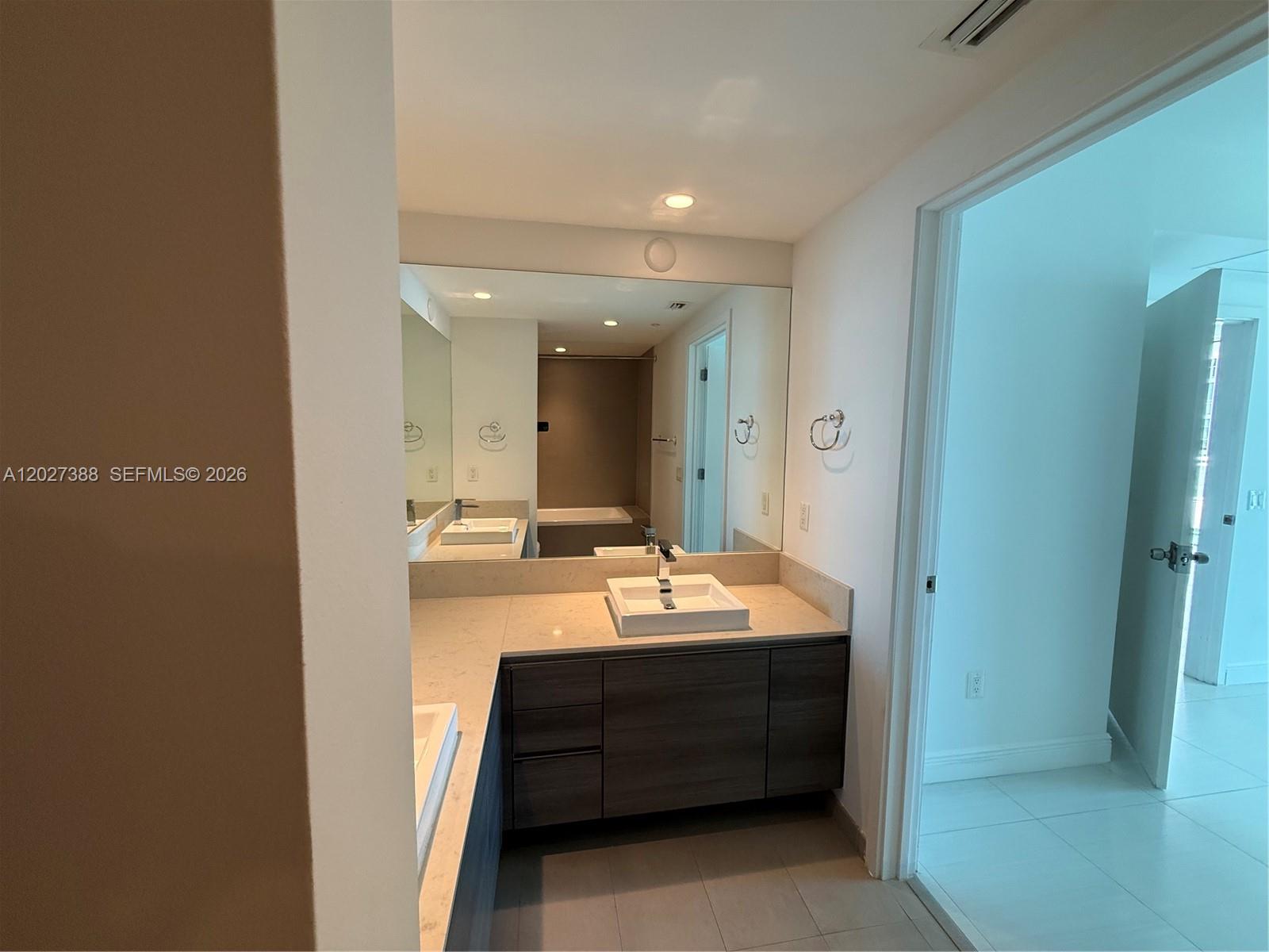 1080 Brickell Ave #3204, Miami FL 33131