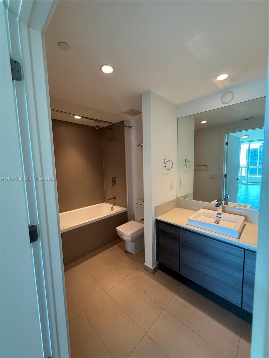 1080 Brickell Ave #3204, Miami FL 33131
