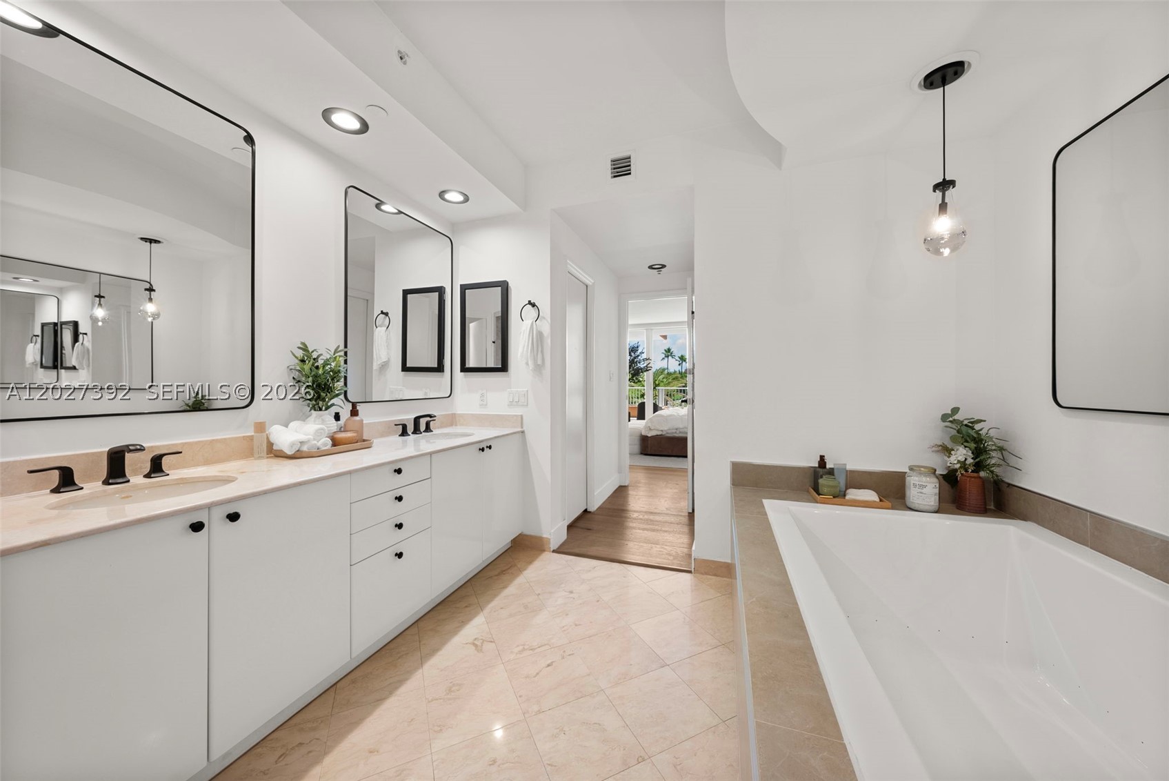 785 Crandon Blvd #205/305, Key Biscayne FL 33149