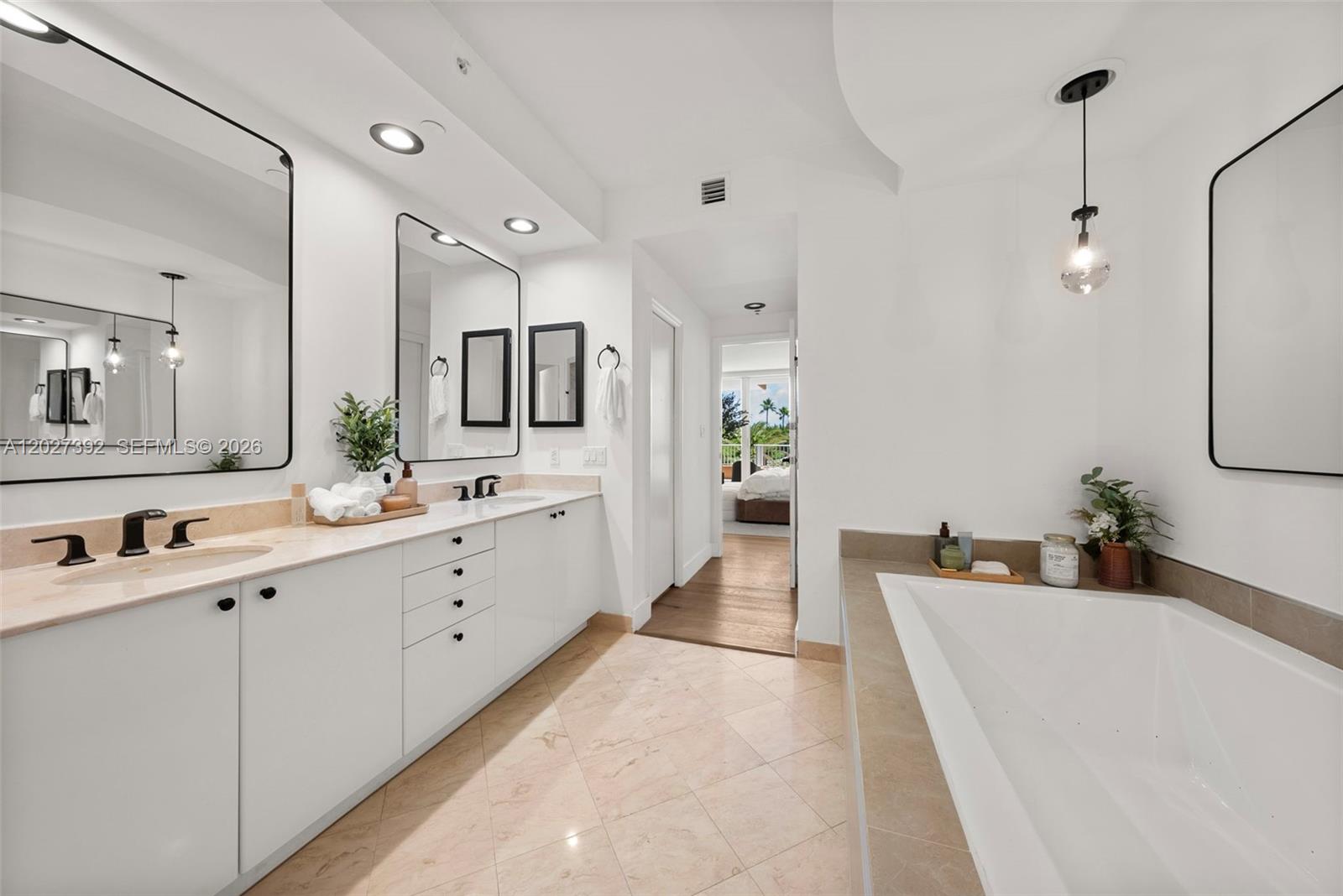 785 Crandon Blvd #205/305, Key Biscayne FL 33149