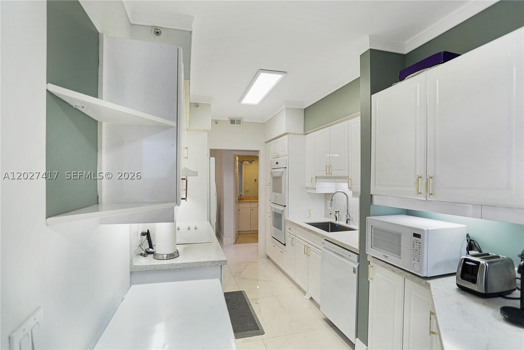 4775 COLLINS AV #1804, Miami Beach FL 33140