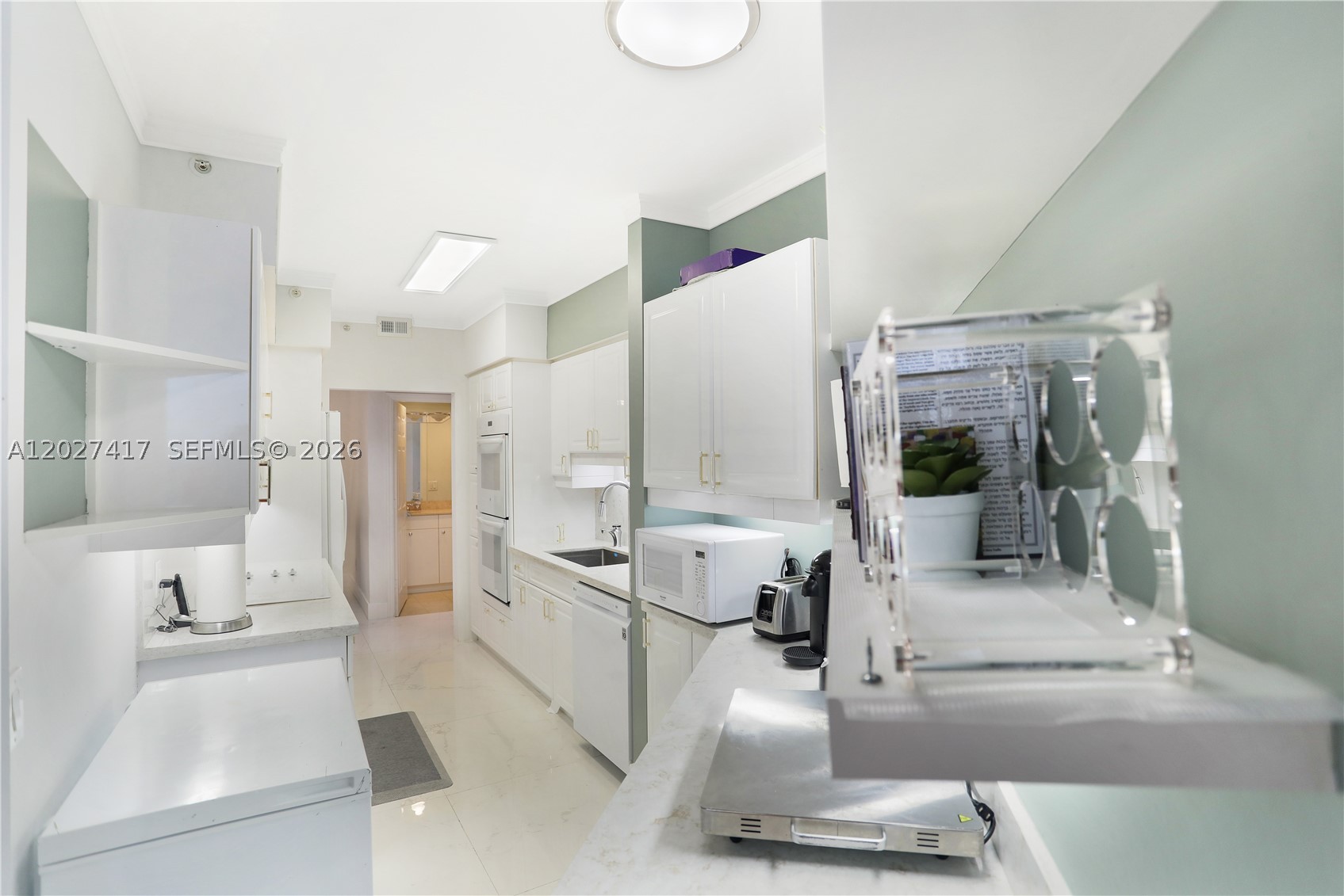 4775 COLLINS AV #1804, Miami Beach FL 33140