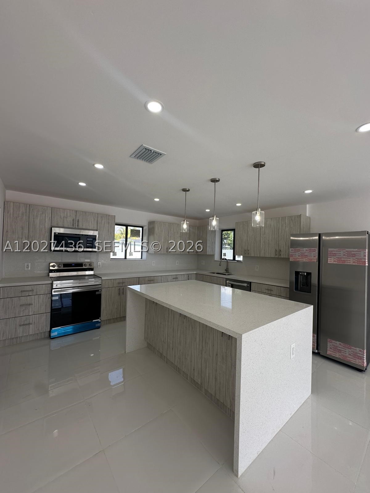 2041 NW 190th Ter, Miami Gardens FL 33056