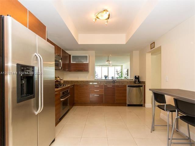 3330 NE 190th St #2411, Aventura FL 33180