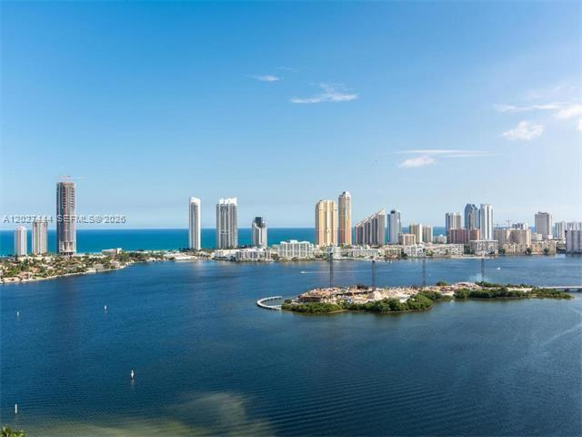 3330 NE 190th St #2411, Aventura FL 33180
