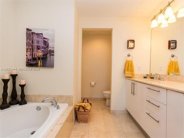 3330 NE 190th St #2411, Aventura FL 33180