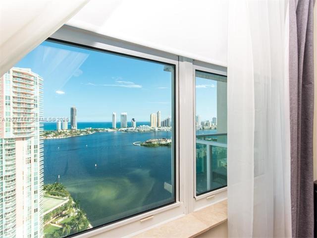 3330 NE 190th St #2411, Aventura FL 33180