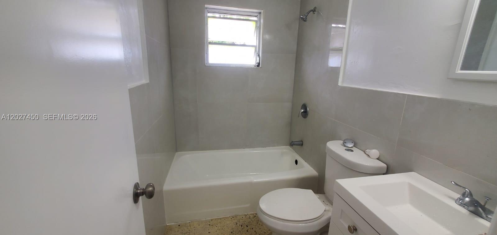 1032 SW 10th St, Miami FL 33130