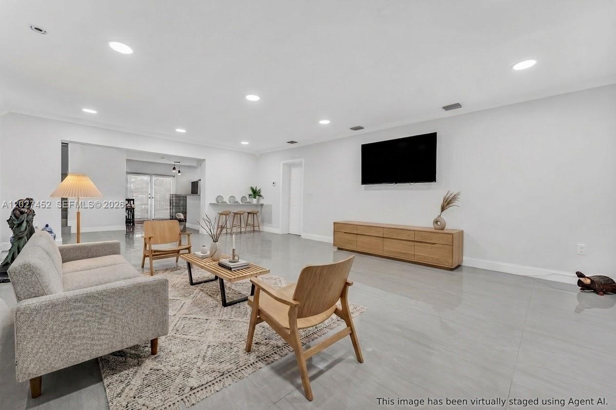 6284 SW 26th St, Miami FL 33155