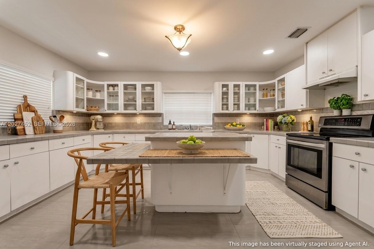 6284 SW 26th St, Miami FL 33155