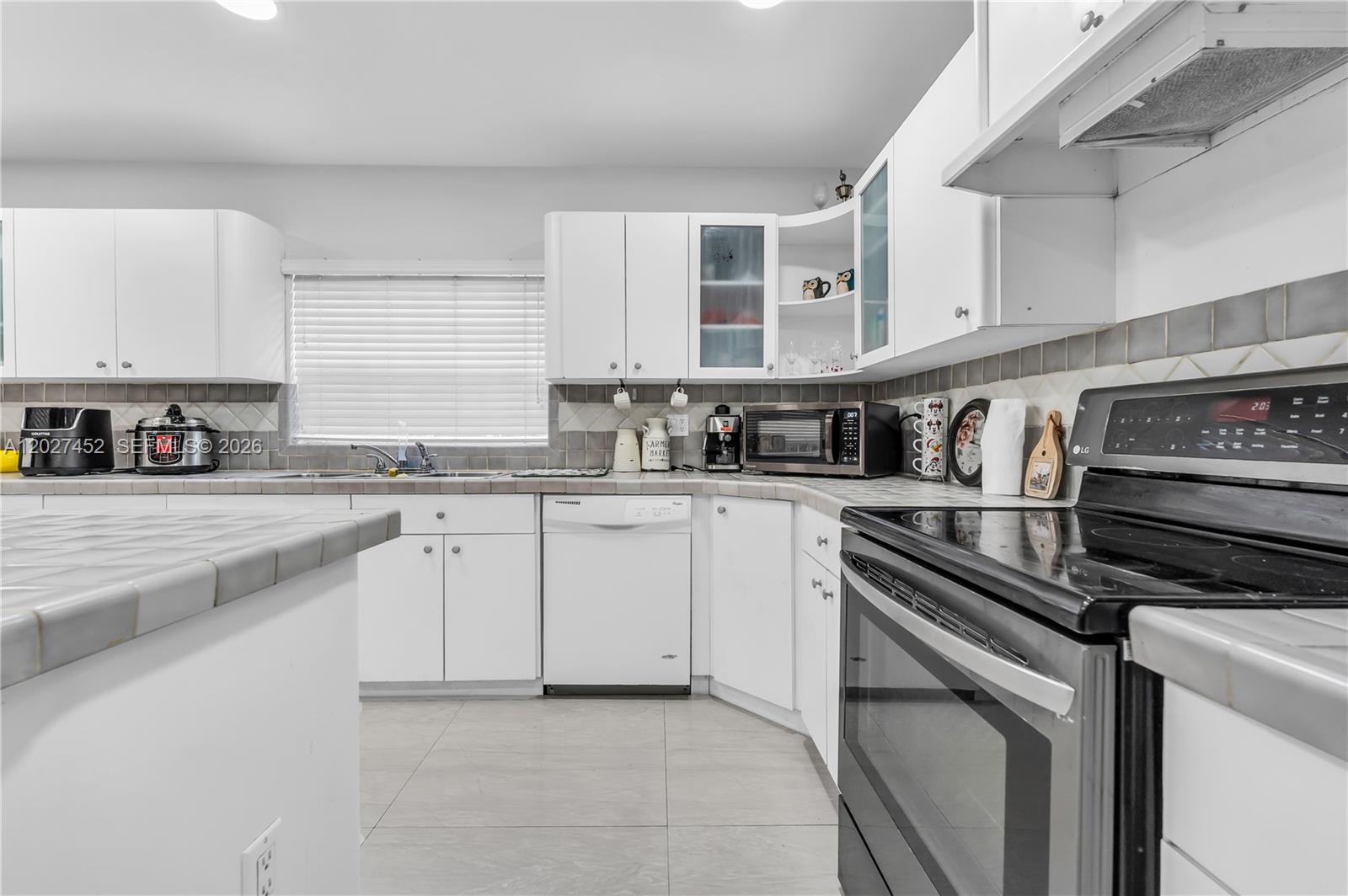 6284 SW 26th St, Miami FL 33155