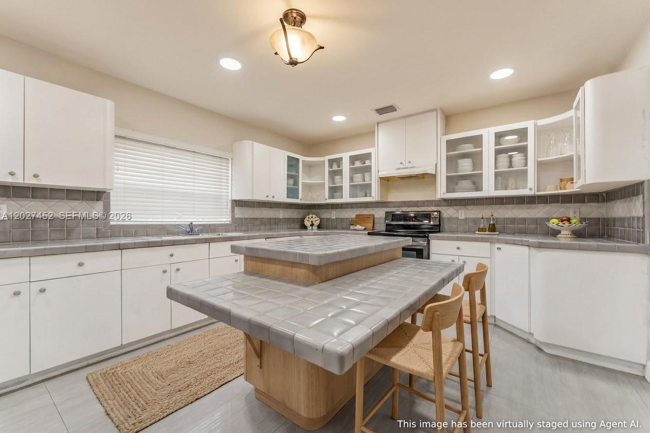 6284 SW 26th St, Miami FL 33155