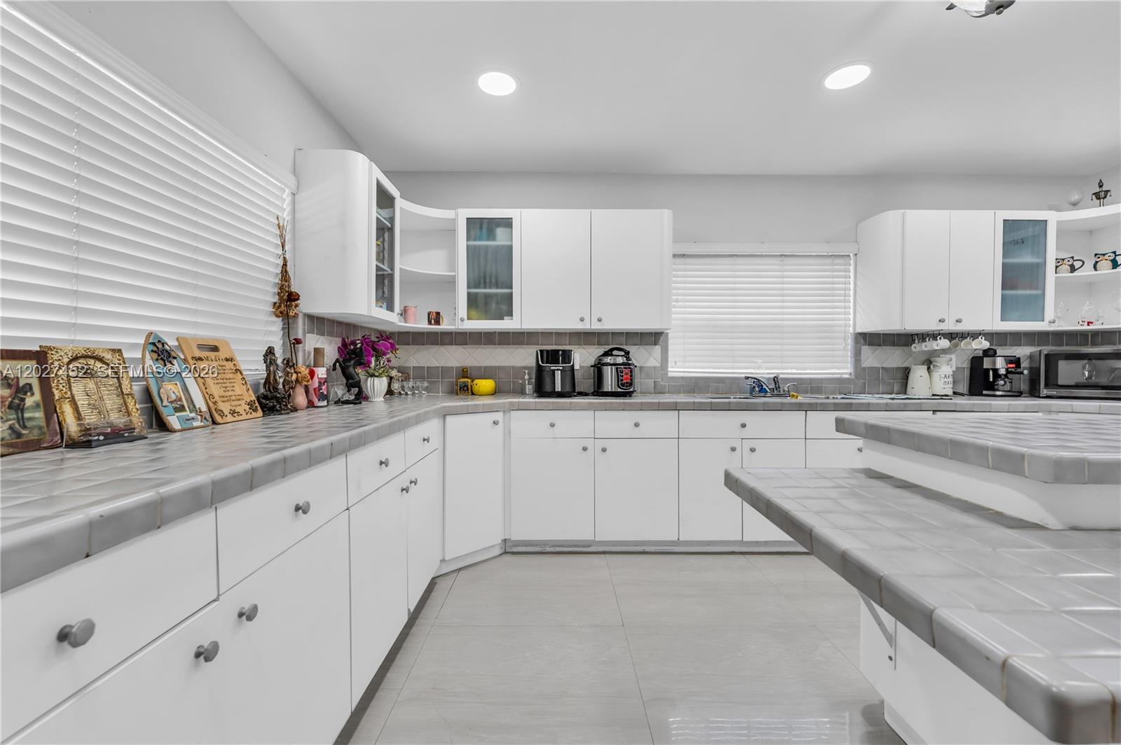 6284 SW 26th St, Miami FL 33155