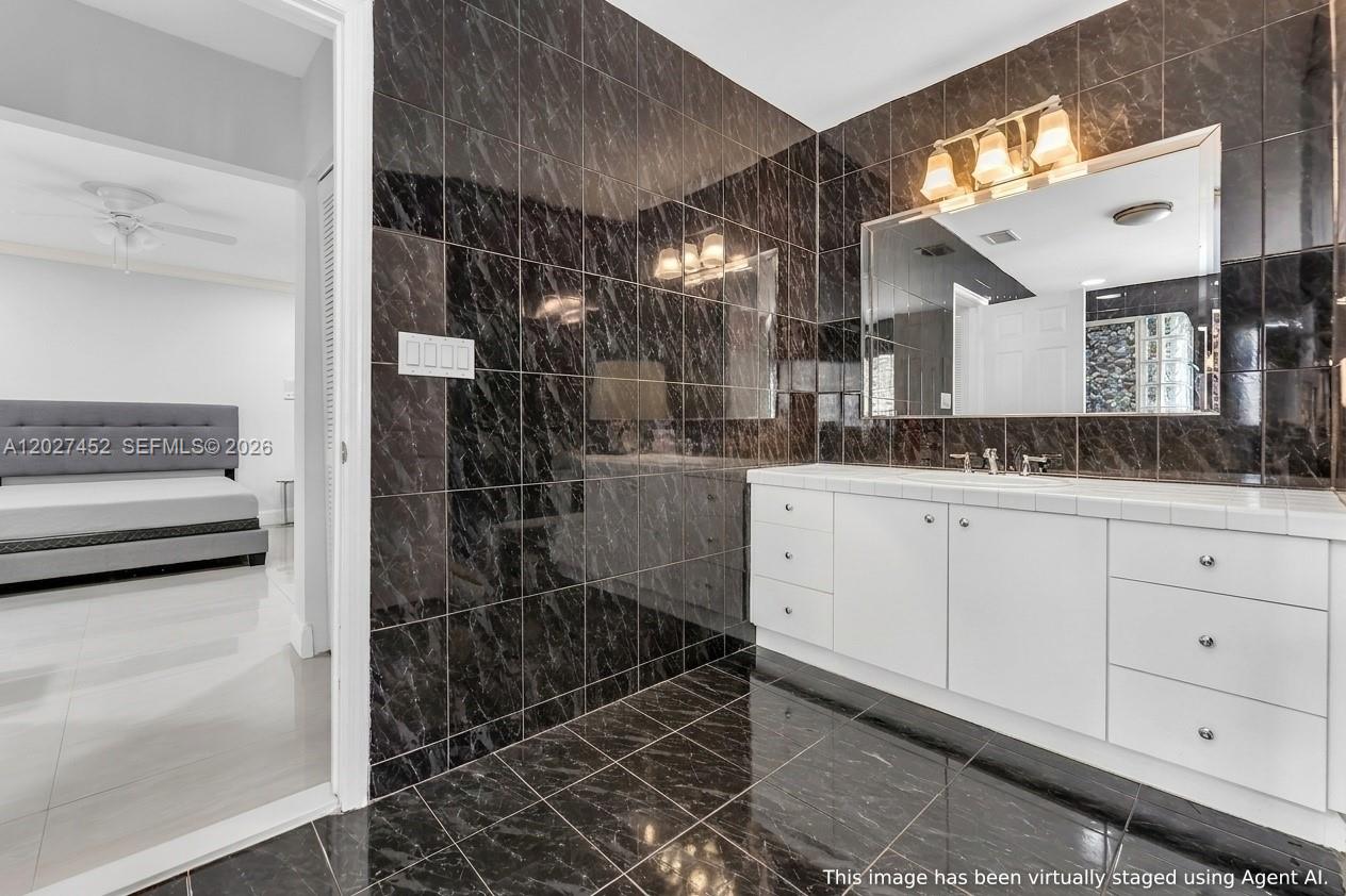 6284 SW 26th St, Miami FL 33155