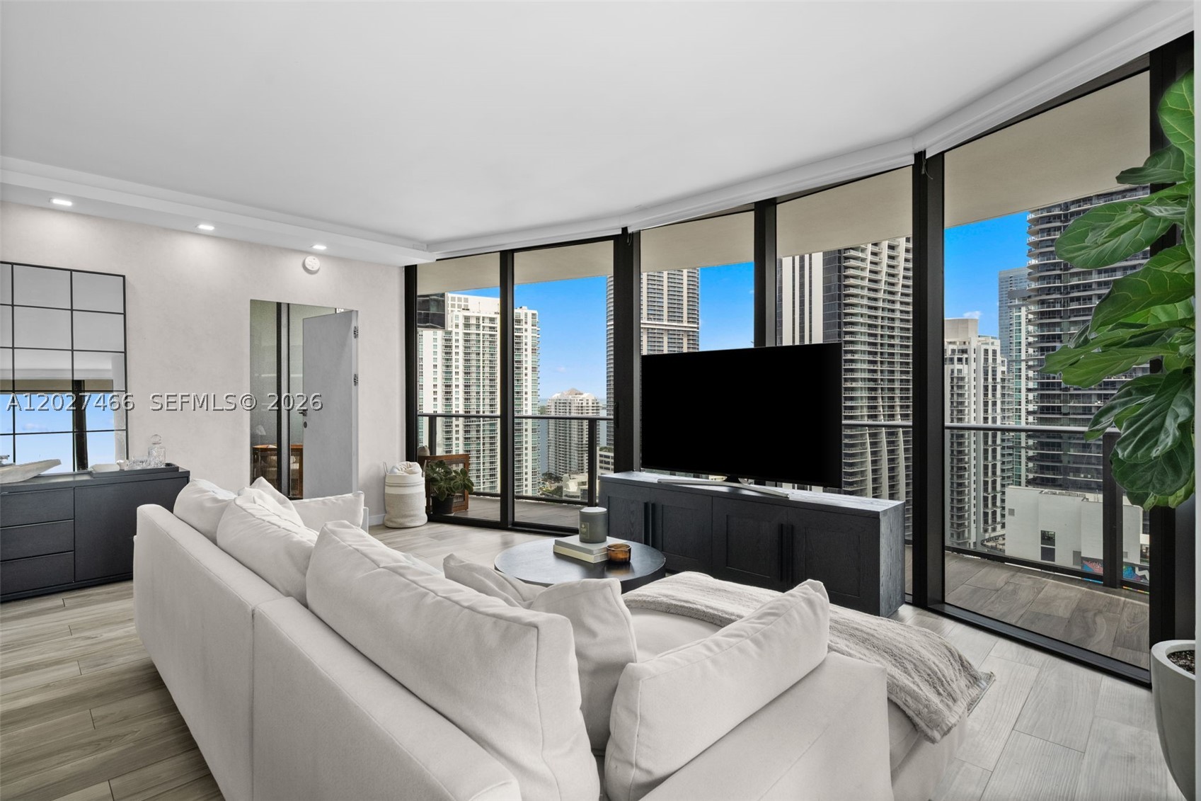 801 S Miami Ave #2901, Miami FL 33130