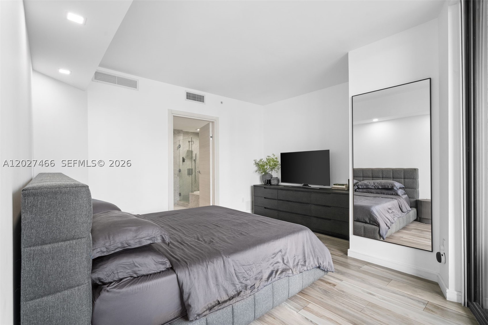 801 S Miami Ave #2901, Miami FL 33130