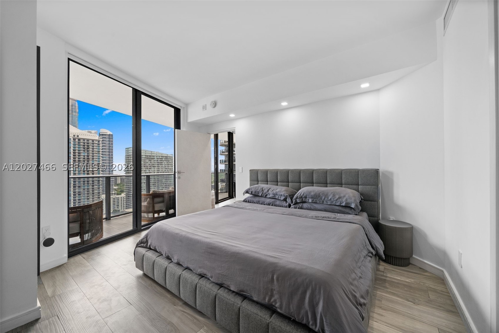 801 S Miami Ave #2901, Miami FL 33130