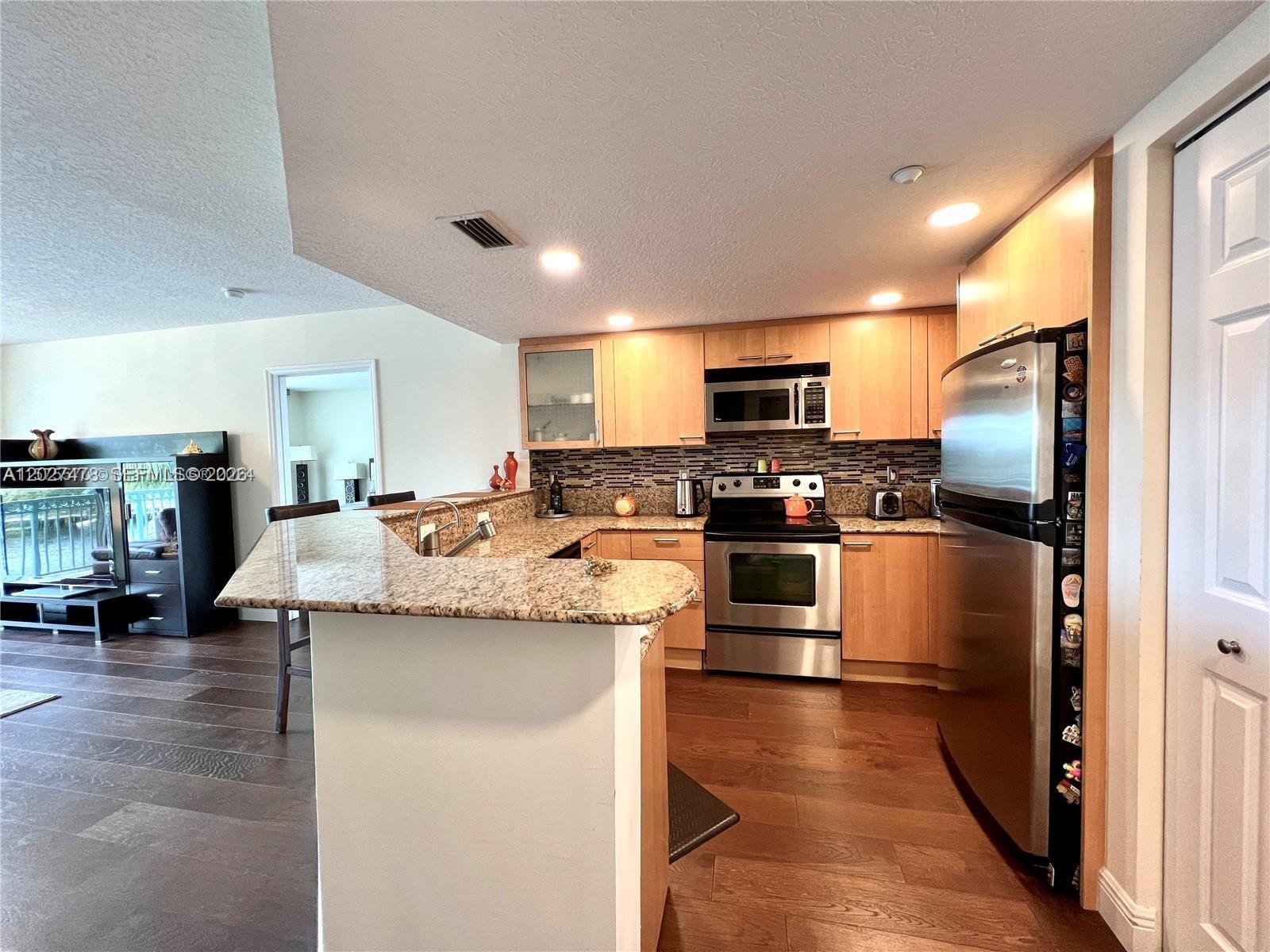 201 S Golden Isles Dr #306, Hallandale Beach FL 33009