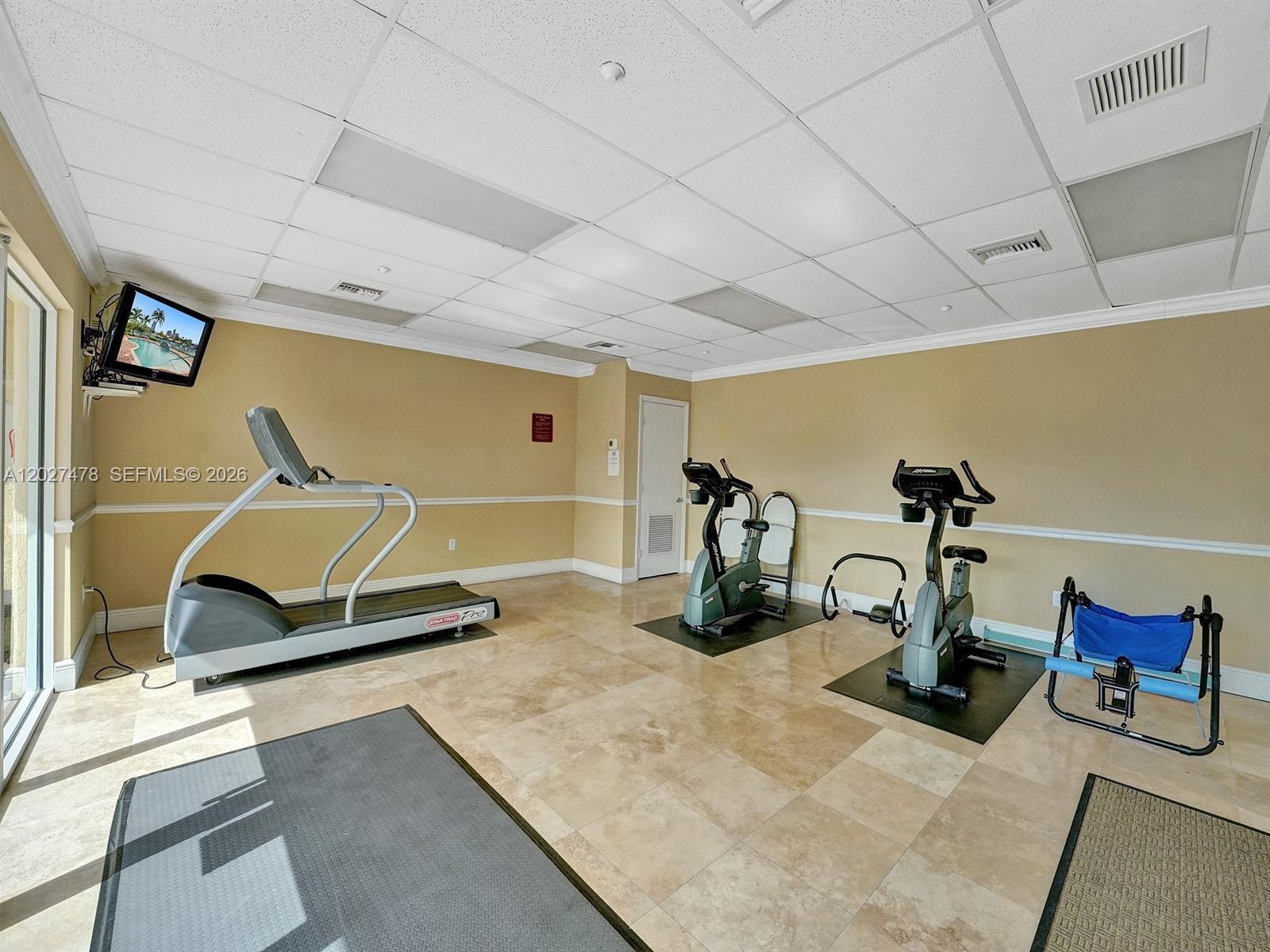 201 S Golden Isles Dr #306, Hallandale Beach FL 33009