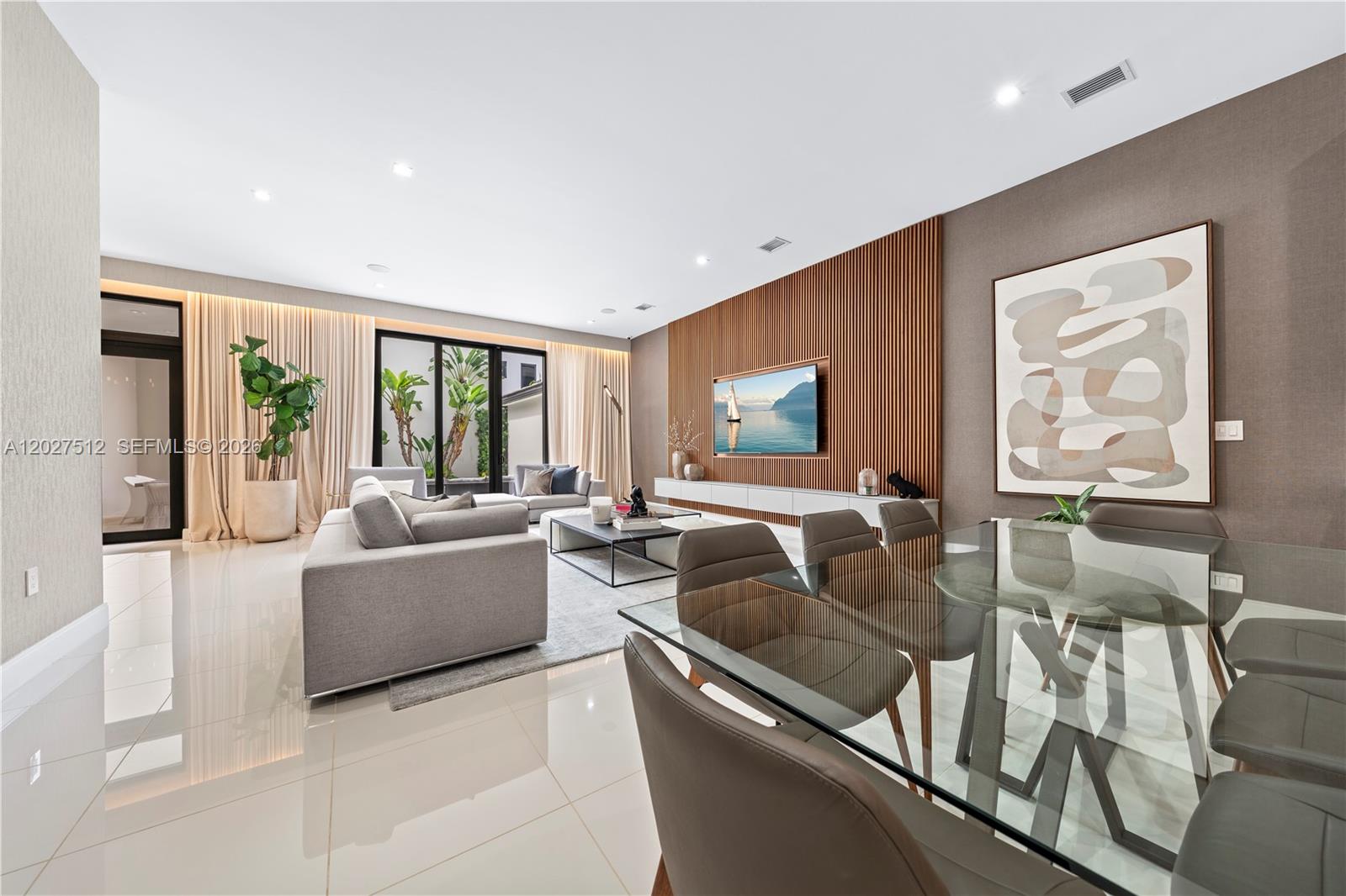 8162 NW 48th Ter, Doral FL 33166