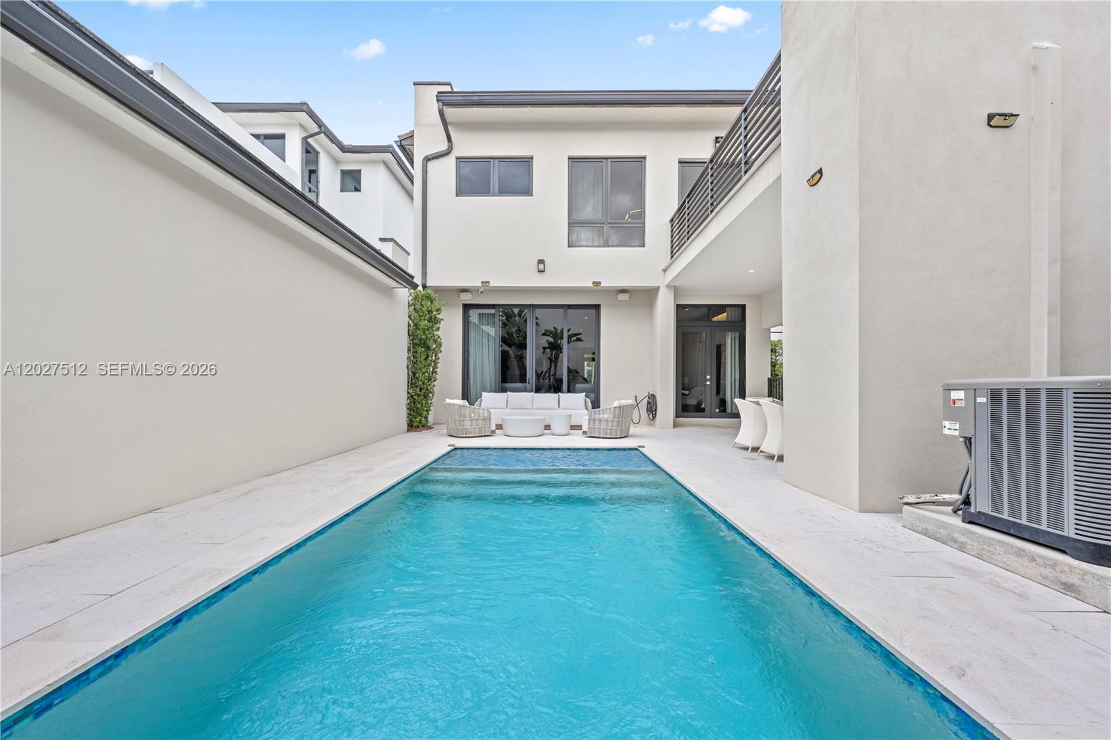 8162 NW 48th Ter, Doral FL 33166