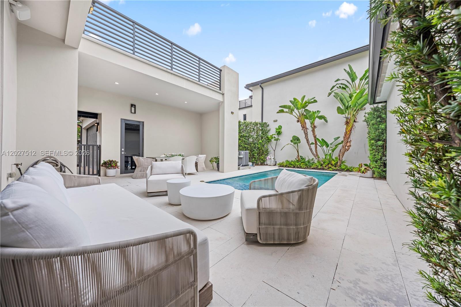 8162 NW 48th Ter, Doral FL 33166