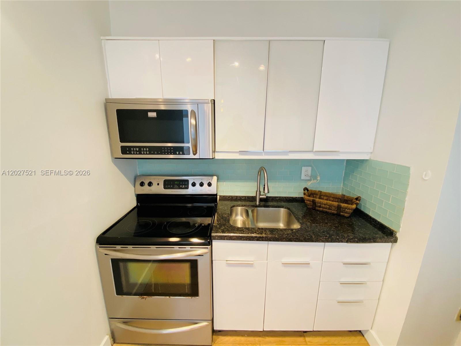 6881 Bay Dr #11, Miami Beach FL 33141
