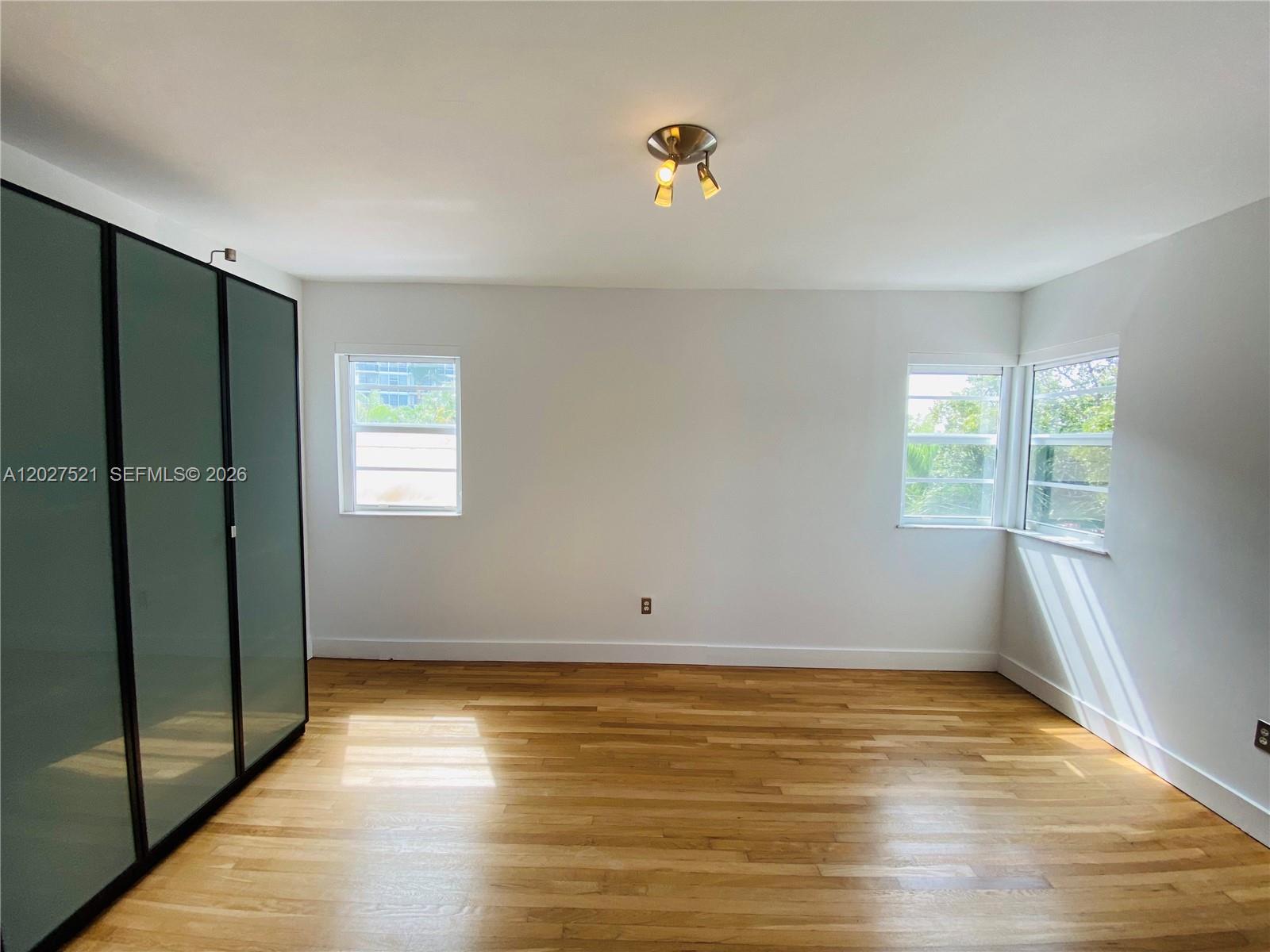 6881 Bay Dr #11, Miami Beach FL 33141