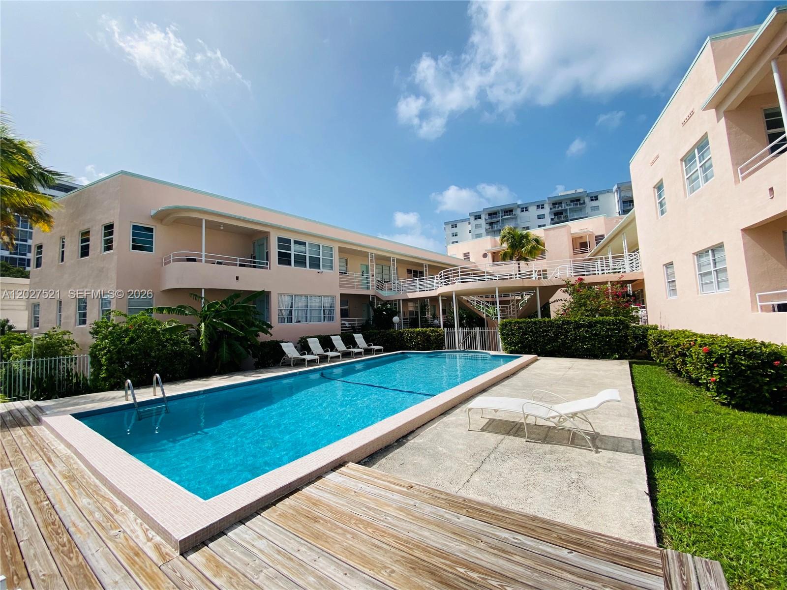 6881 Bay Dr #11, Miami Beach FL 33141