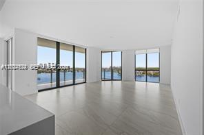 17111 Biscayne Blvd #1210, North Miami Beach FL 33160