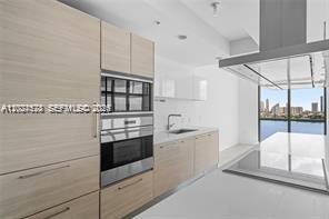 17111 Biscayne Blvd #1210, North Miami Beach FL 33160