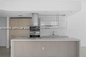 17111 Biscayne Blvd #1210, North Miami Beach FL 33160